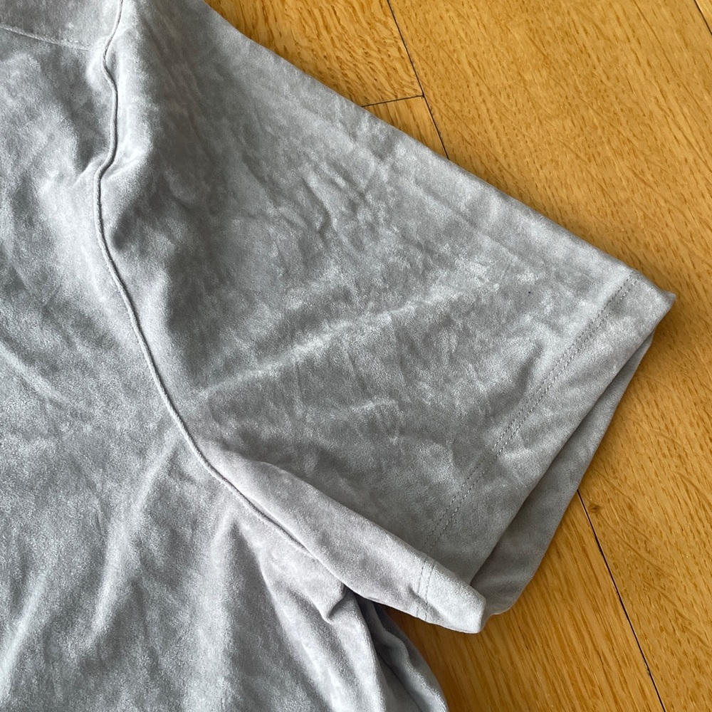 John Varvatos Light Gray Velvet Short Sleeve Tee - Picture 3 of 4